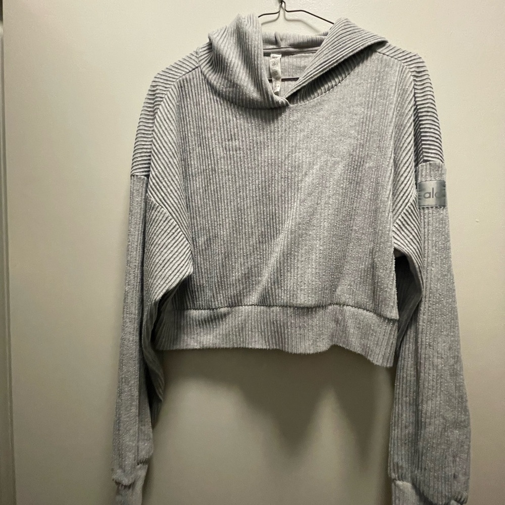 Alo yoga crop top pullover size small